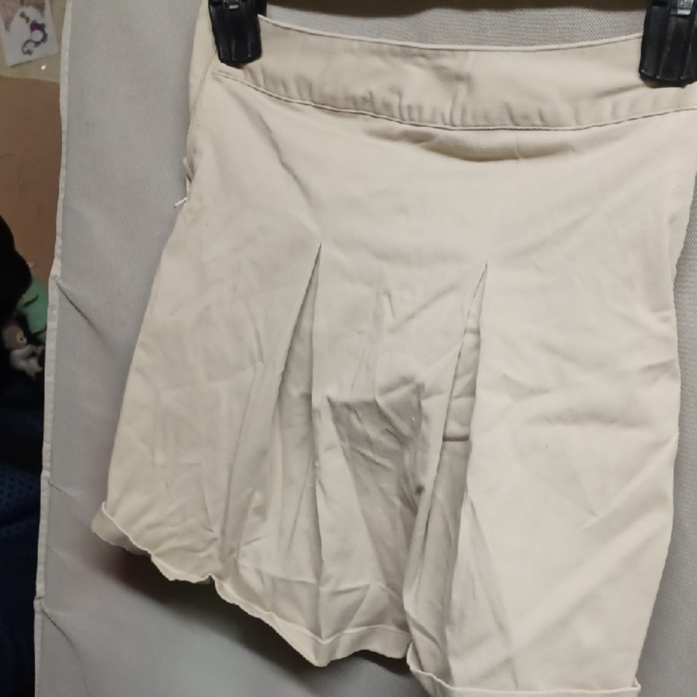 Women's Cream Shorts
